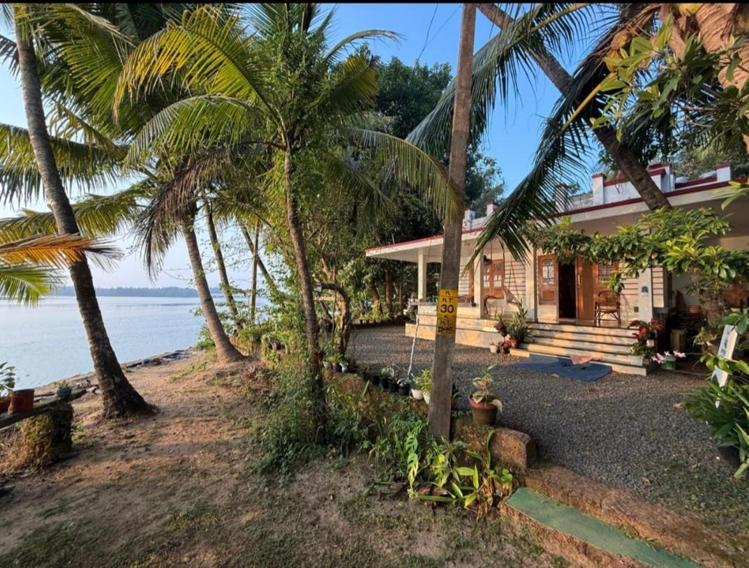 Green Island Homestay Riverside Kozhikode Exterior foto